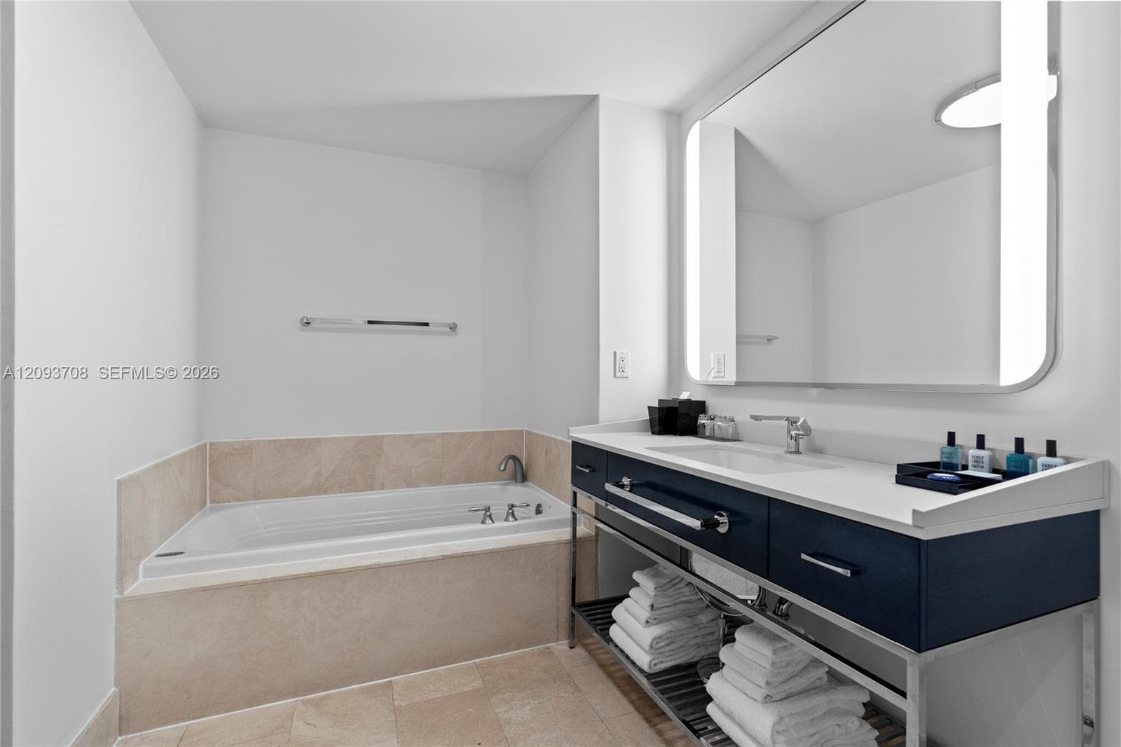 Fontainebleau Tresor · #1709 in Miami Beach - Photo 21