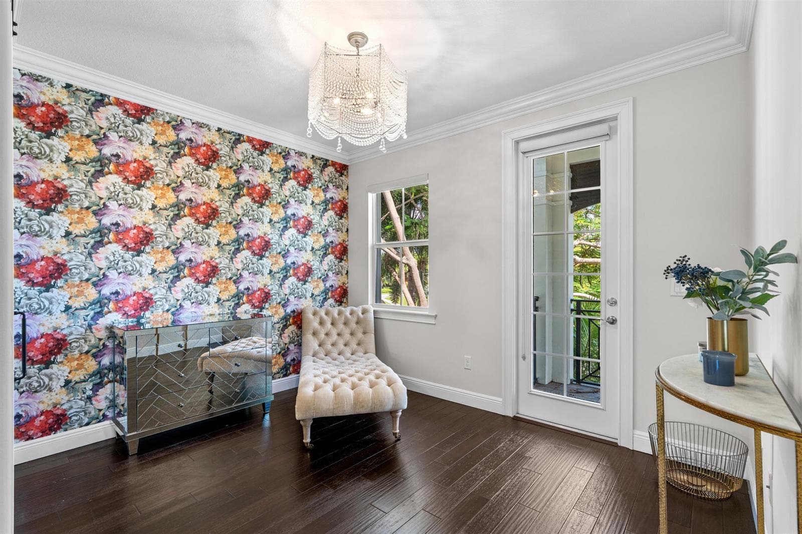PRIMARY_BEDROOM_SITTING_ROOM_ANGLE