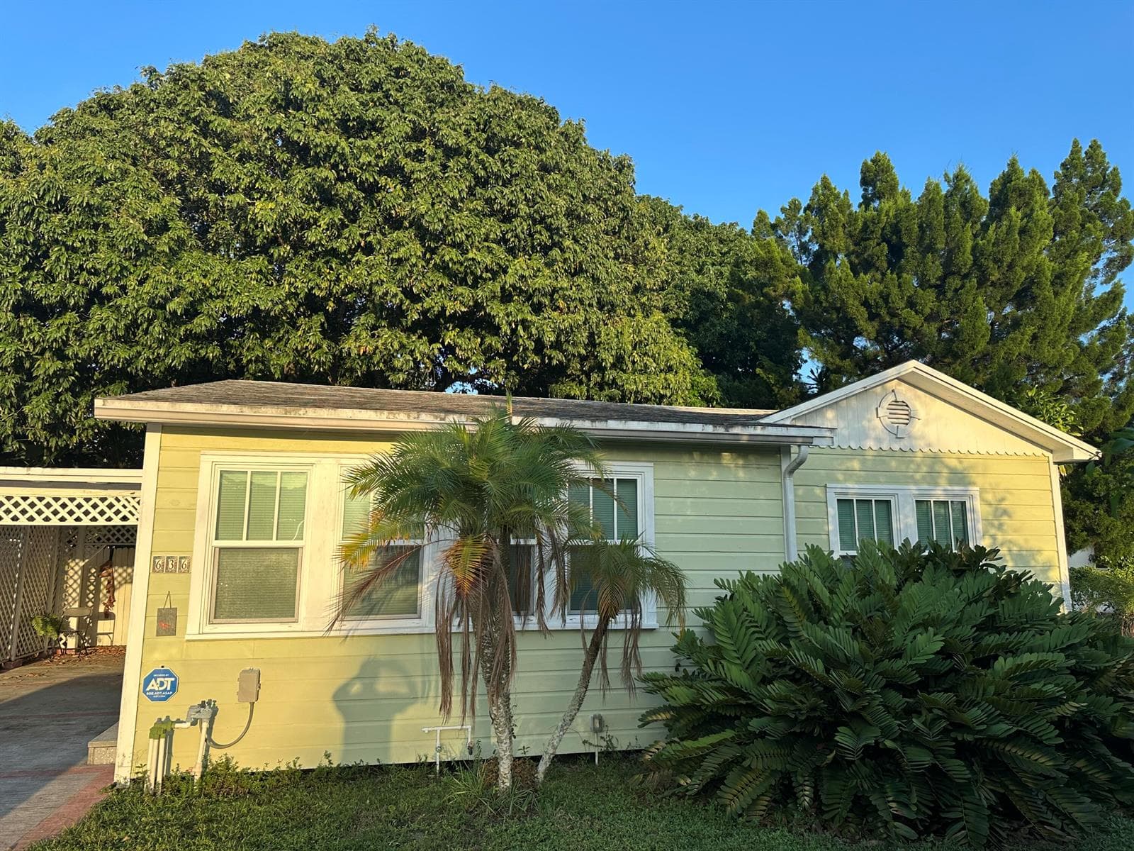 636 SW 7TH AVE 2