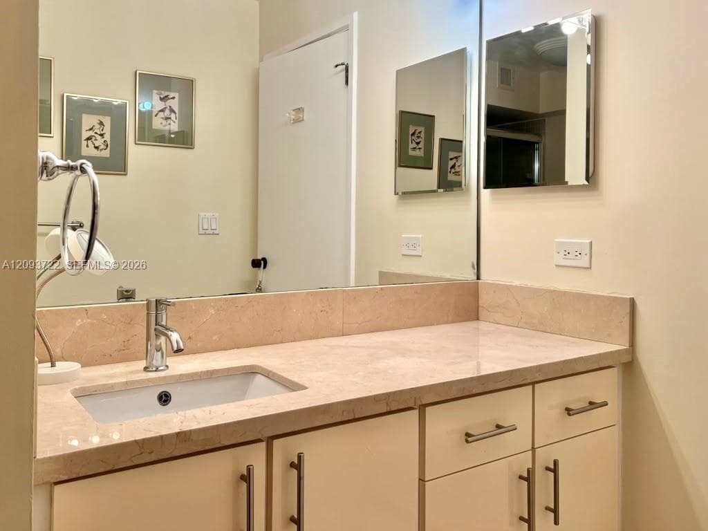 OCEAN LANE PLAZA CONDO · #807 in Key Biscayne - Photo 12