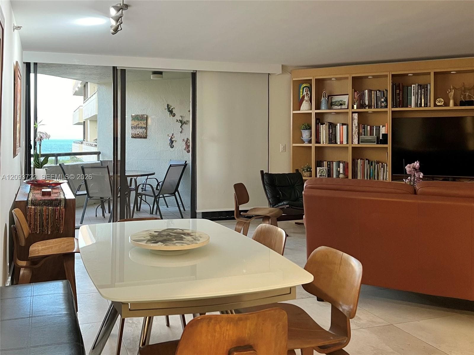 OCEAN LANE PLAZA CONDO · #807 in Key Biscayne - Photo 3