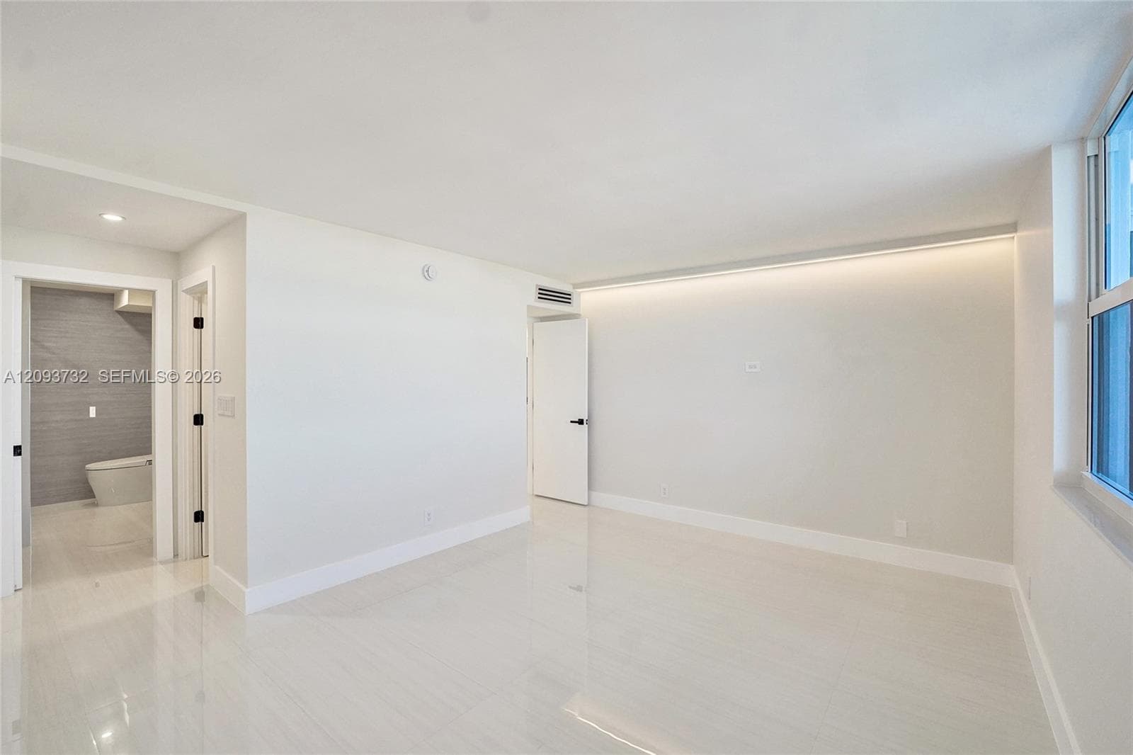 TRAFALGAR TOWERS CONDOMIN · #1205 in Hollywood - Photo 23