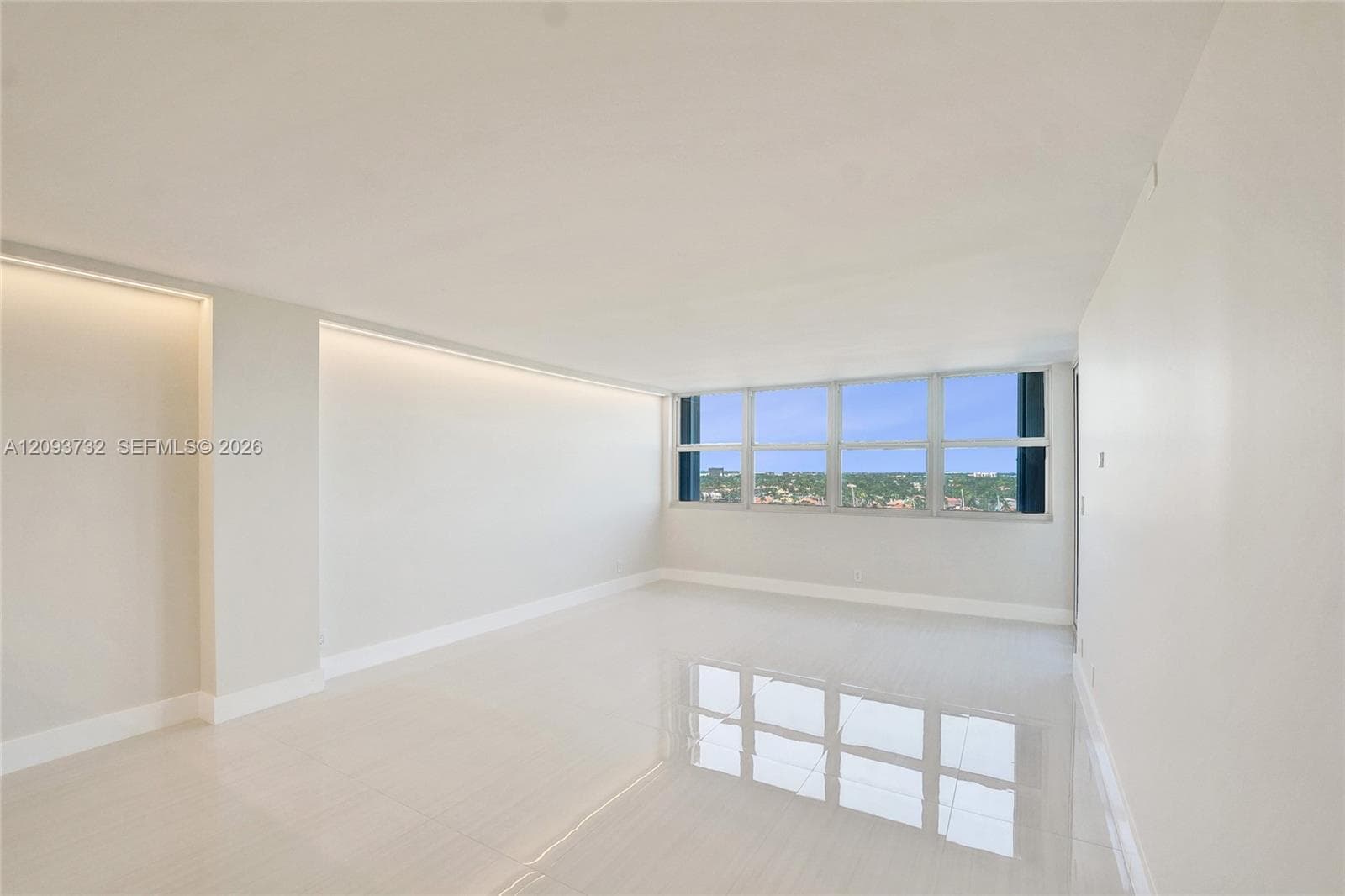 TRAFALGAR TOWERS CONDOMIN · #1205 in Hollywood - Photo 9