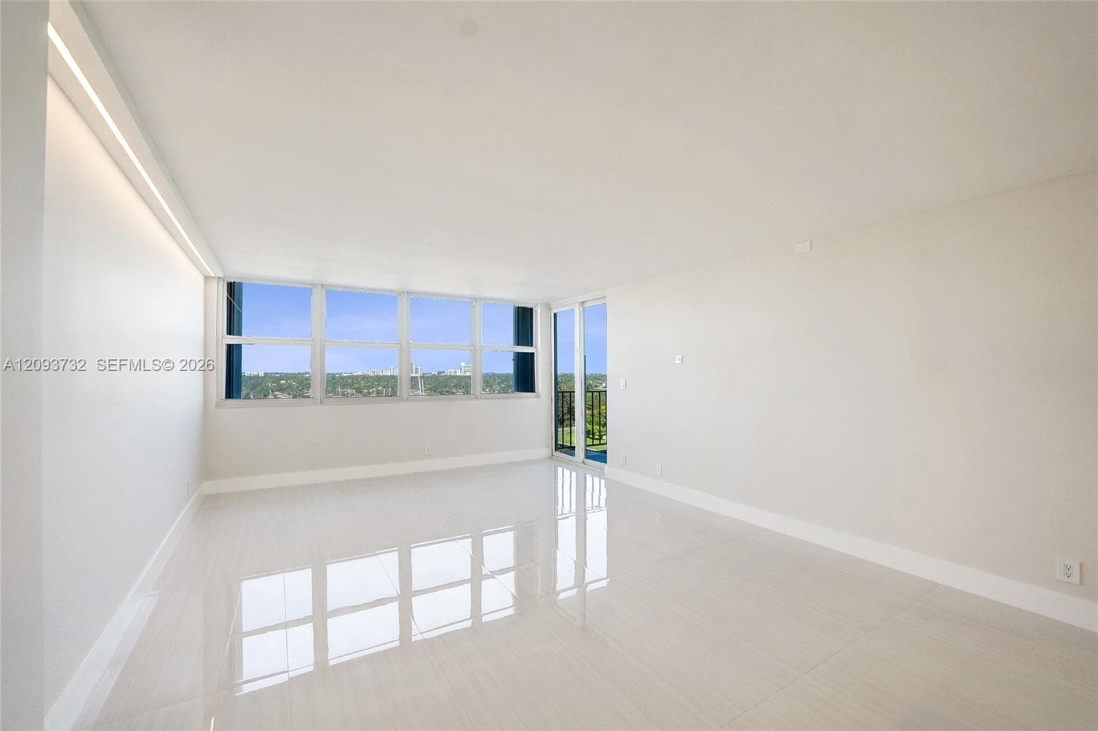TRAFALGAR TOWERS CONDOMIN · #1205 in Hollywood - Photo 11