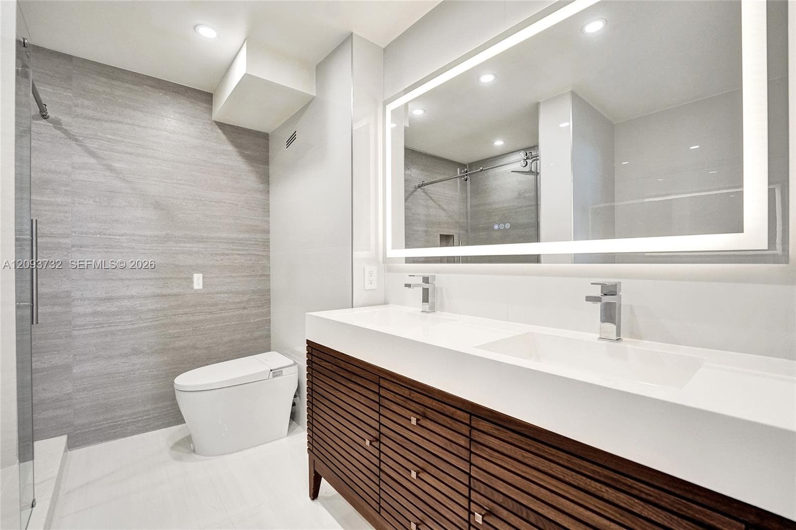 TRAFALGAR TOWERS CONDOMIN · #1205 in Hollywood - Photo 25