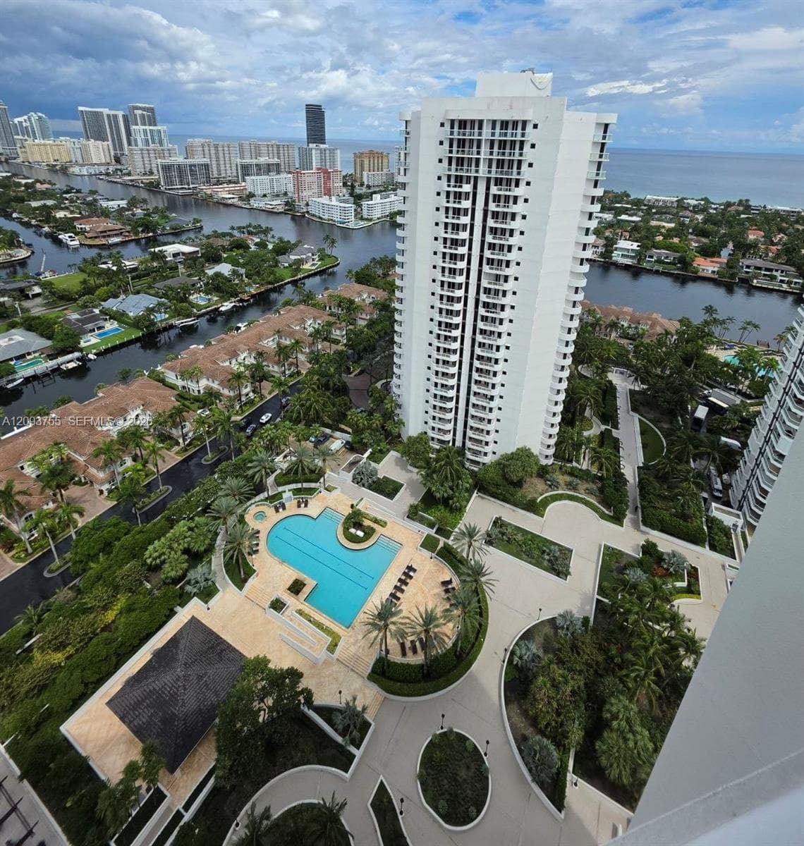 THE POINT · #3105 in Aventura - Photo 27