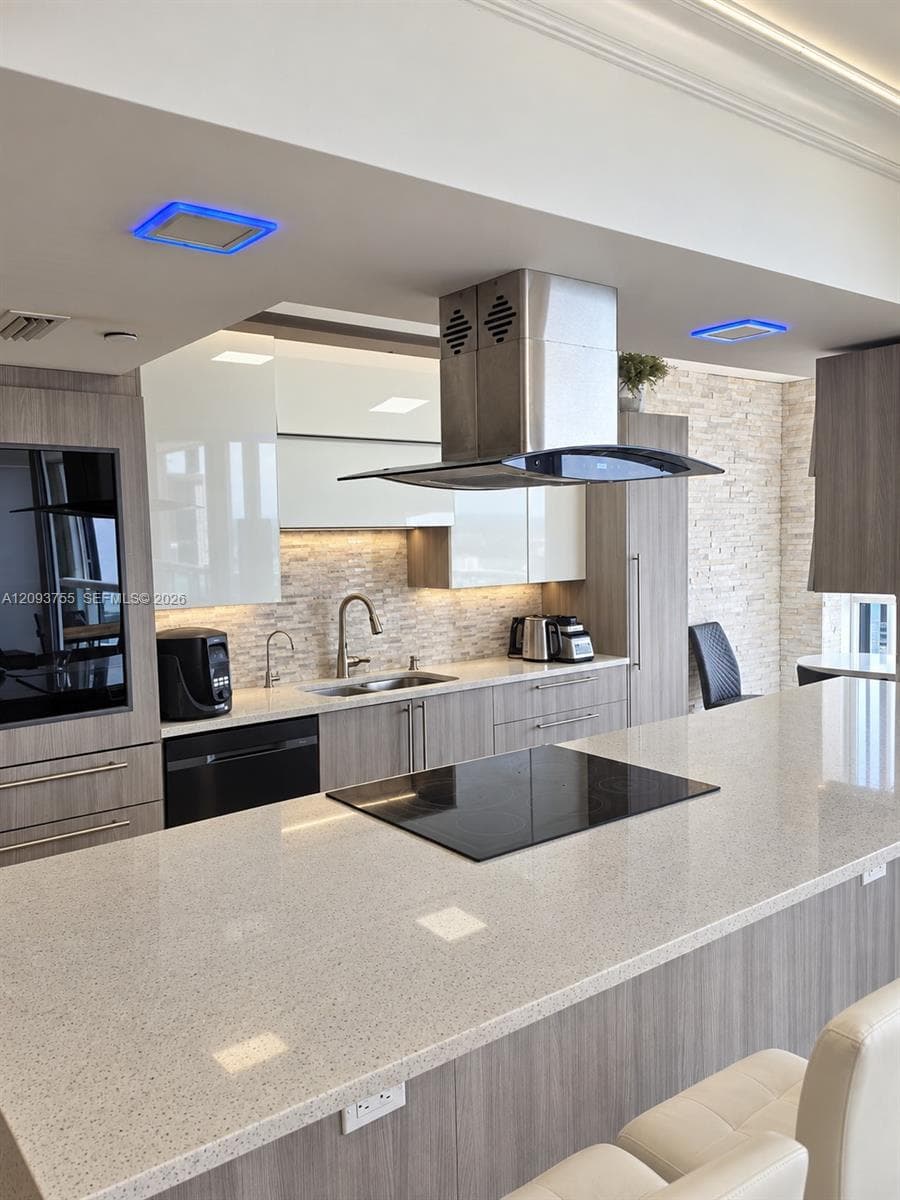 THE POINT · #3105 in Aventura - Photo 2