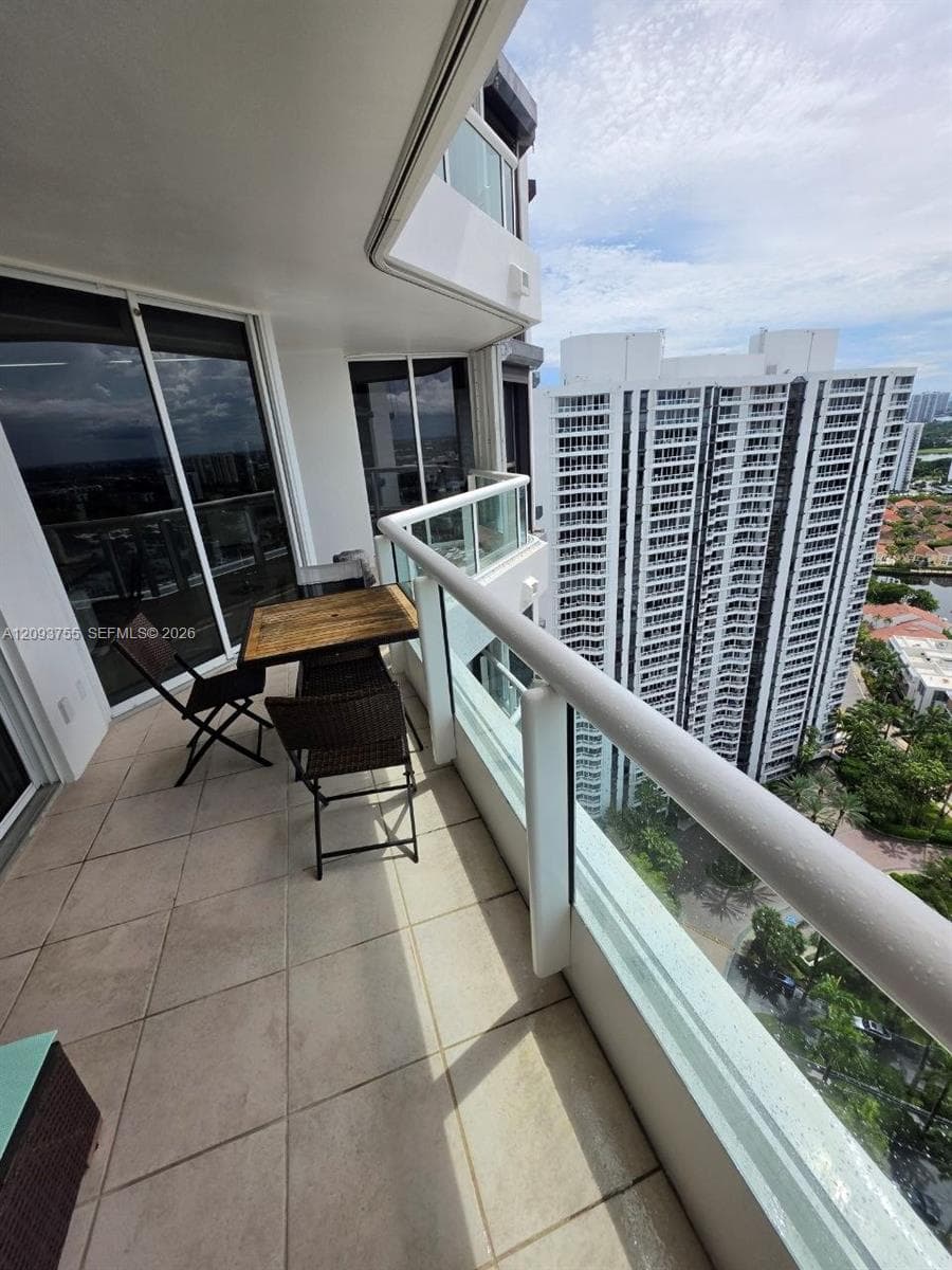THE POINT · #3105 in Aventura - Photo 13