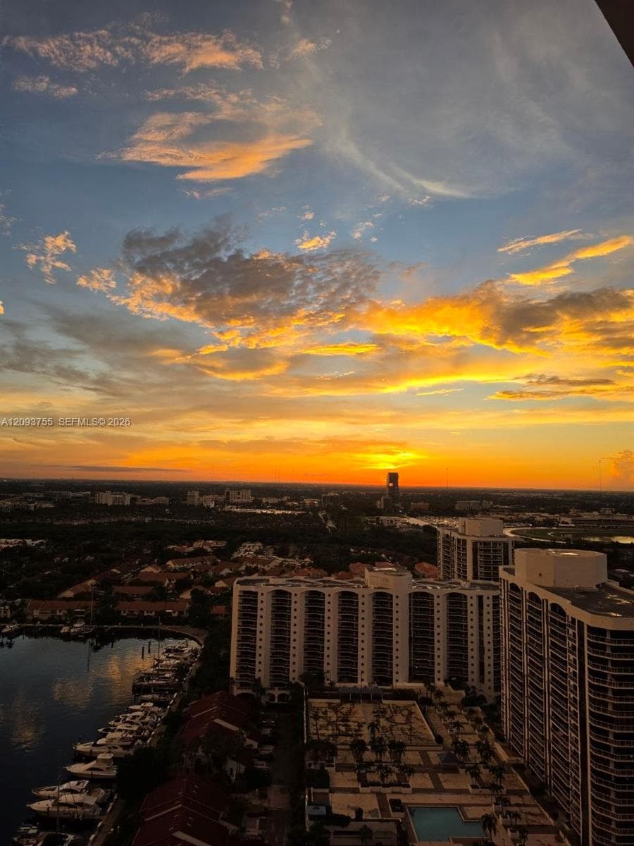 THE POINT · #3105 in Aventura - Photo 18