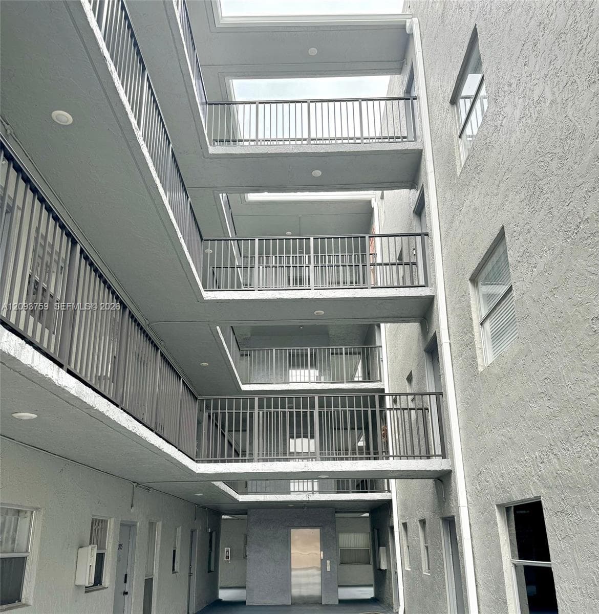 GRATIGNY PARK CONDO NO 1 · #301 in Hialeah - Photo 2
