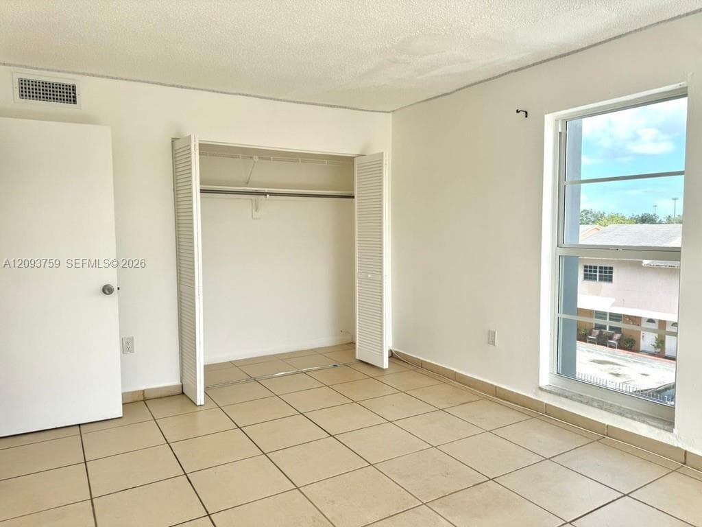 GRATIGNY PARK CONDO NO 1 · #301 in Hialeah - Photo 7