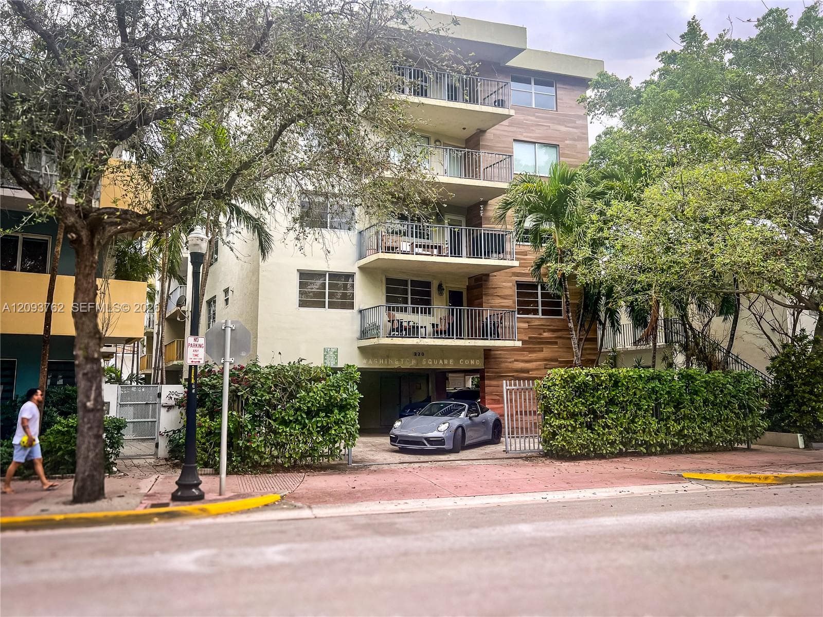 WASHINGTON SQUARE CONDO · #4B in Miami Beach - Photo 1