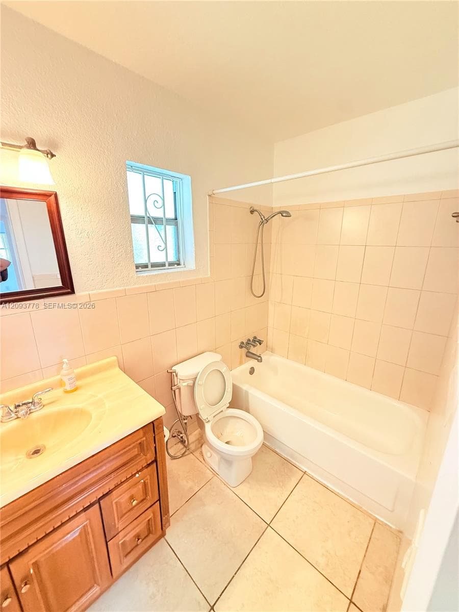 DADELAND PARK CONDO · #305 in Miami - Photo 26