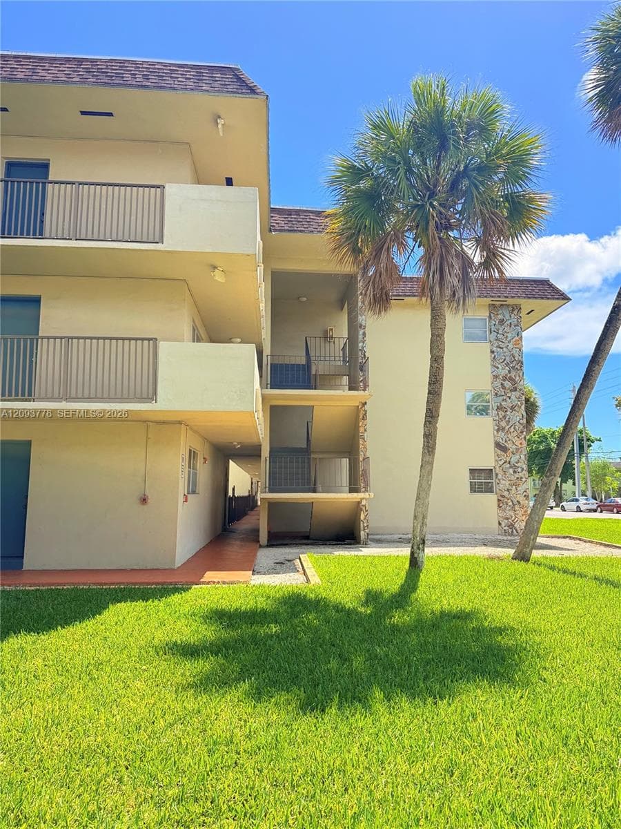 DADELAND PARK CONDO · #305 in Miami - Photo 3