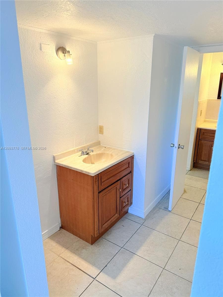 DADELAND PARK CONDO · #305 in Miami - Photo 24