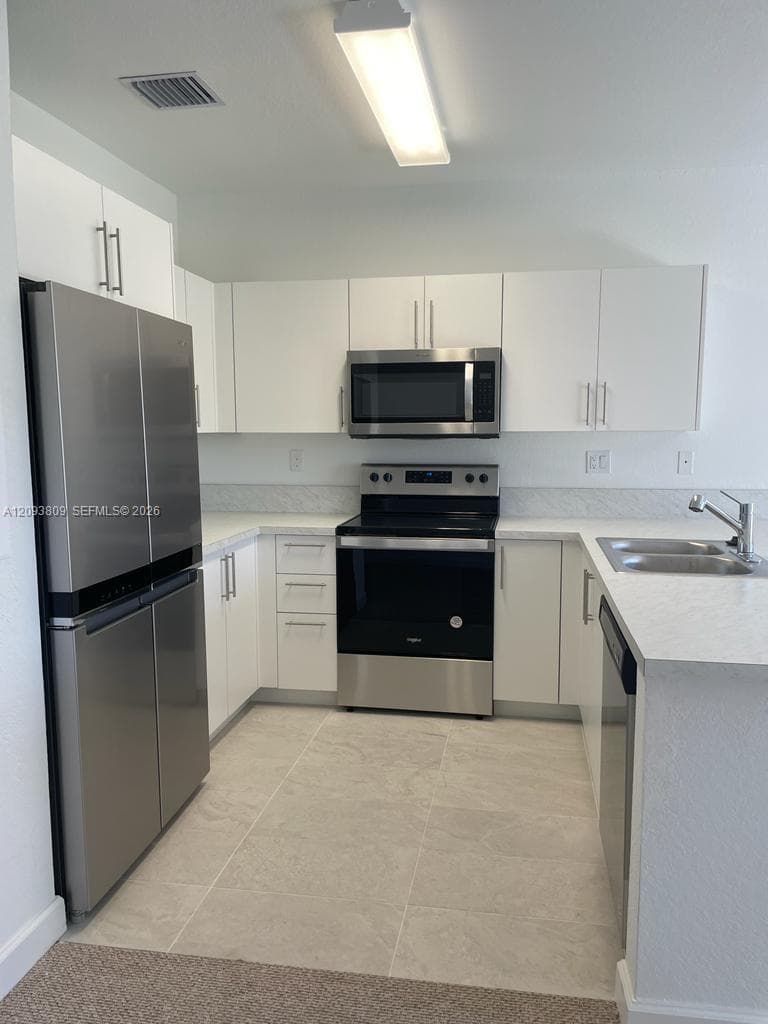 1270 NW 4th Ln #1 photo 3