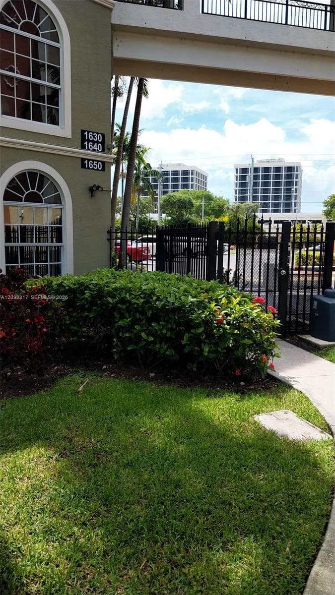 Park Place Condo · #103 in West Palm Beach - Photo 1