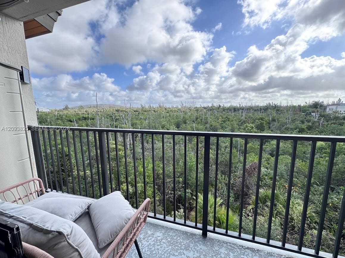 APEX AT PARK CENTRAL COND · #38 in Doral - Photo 17