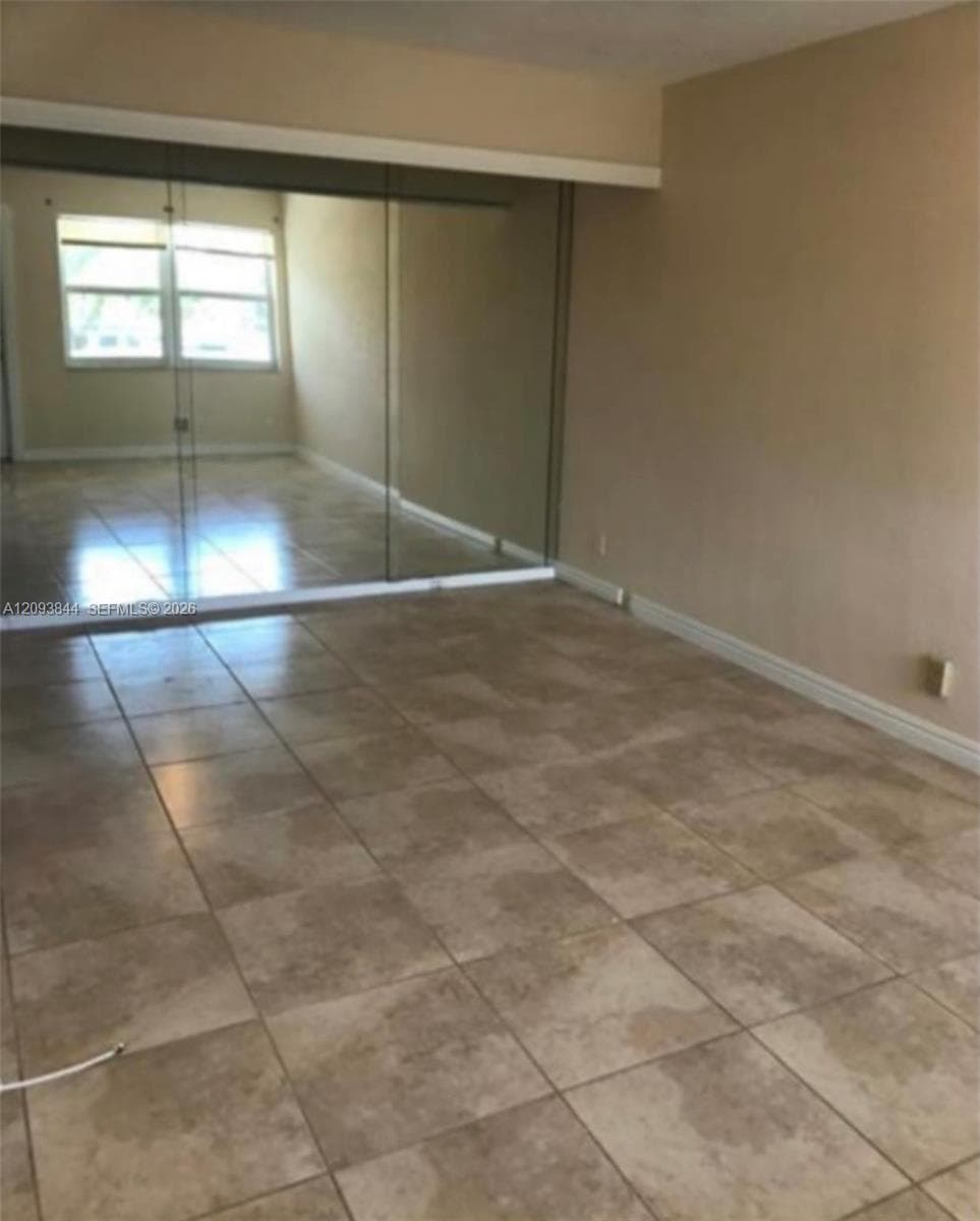 1554 N12 ct · #15B in Hollywood - Photo 6
