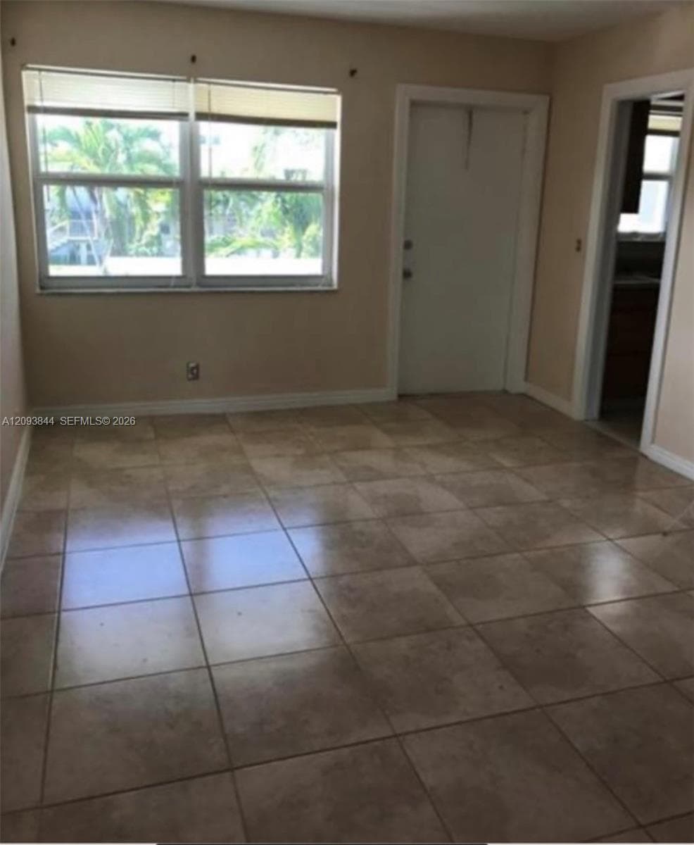 1554 N12 ct · #15B in Hollywood - Photo 7