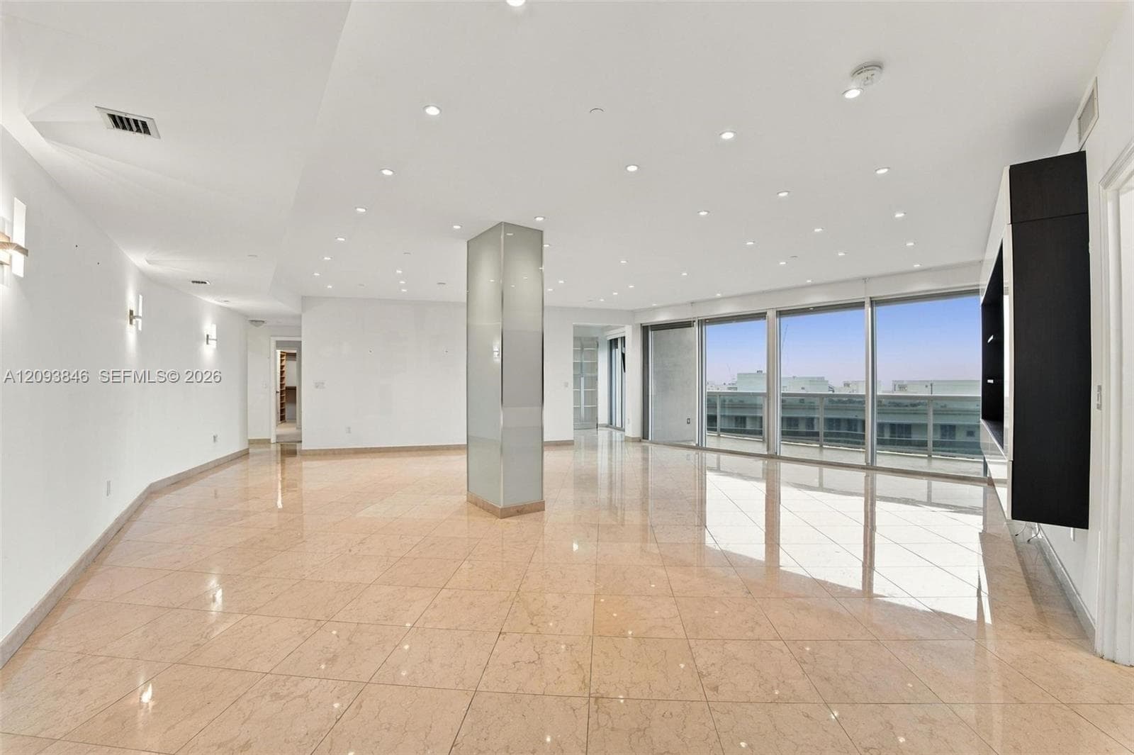 Majestic Tower · #1508 in Bal Harbour - Photo 2