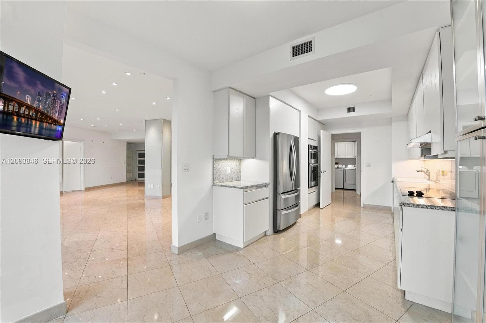 Majestic Tower · #1508 in Bal Harbour - Photo 12