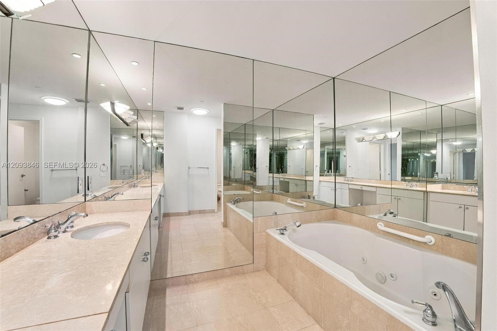 Majestic Tower · #1508 in Bal Harbour - Photo 18