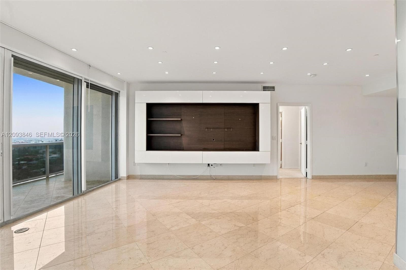 Majestic Tower · #1508 in Bal Harbour - Photo 4