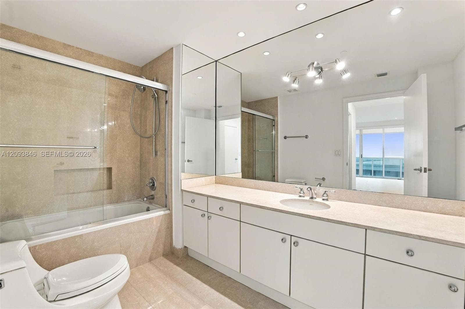 Majestic Tower · #1508 in Bal Harbour - Photo 8