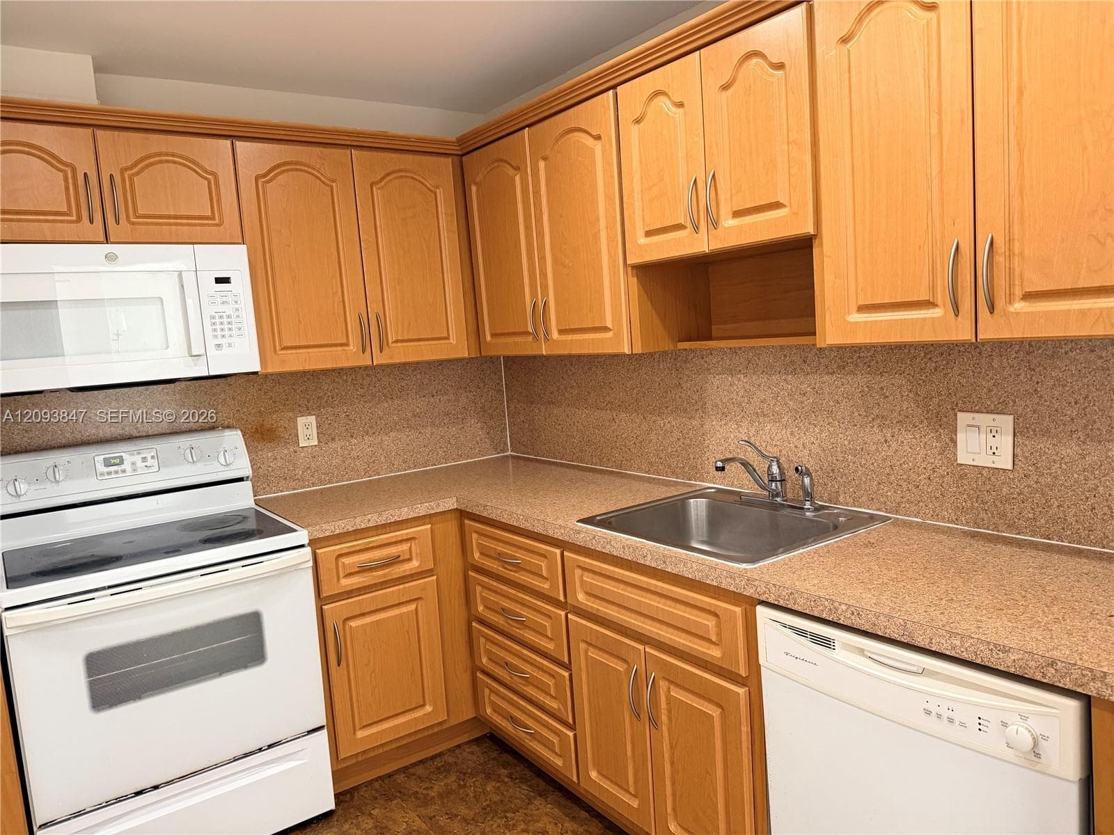 HEMISPHERES CONDO · #18C in Hallandale Beach - Photo 3