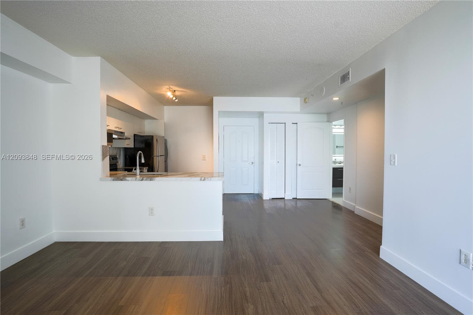 BLUE LAGOON CONDO · #904 in Miami - Photo 6