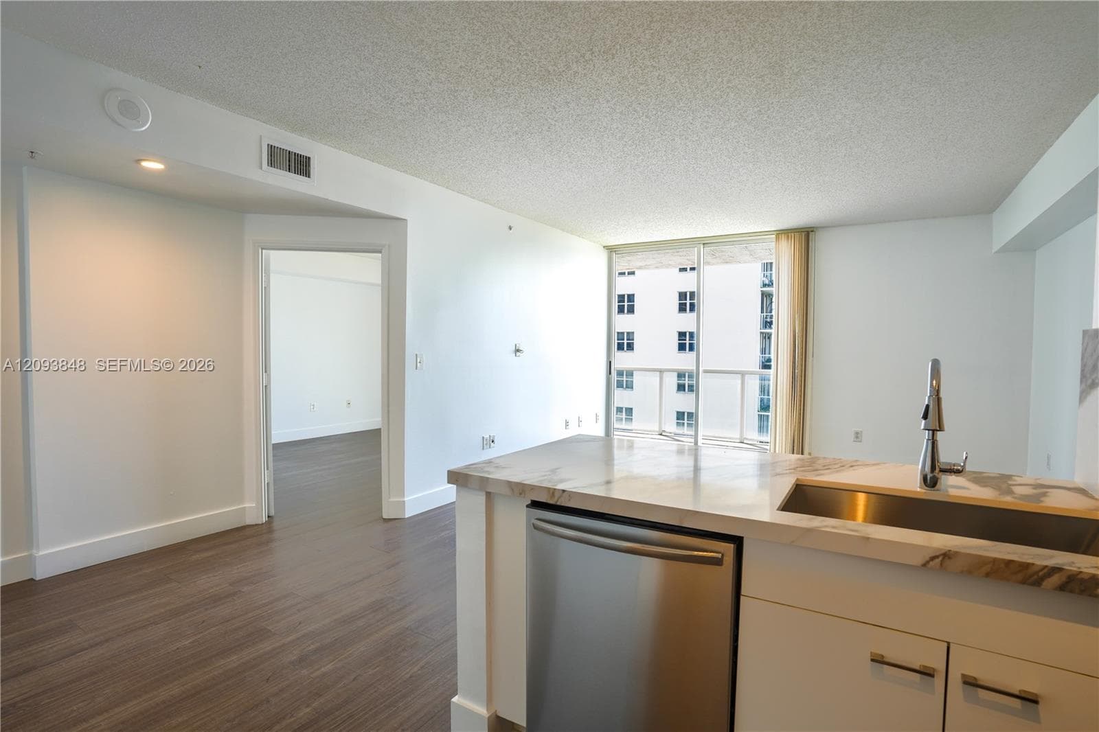 BLUE LAGOON CONDO · #904 in Miami - Photo 5