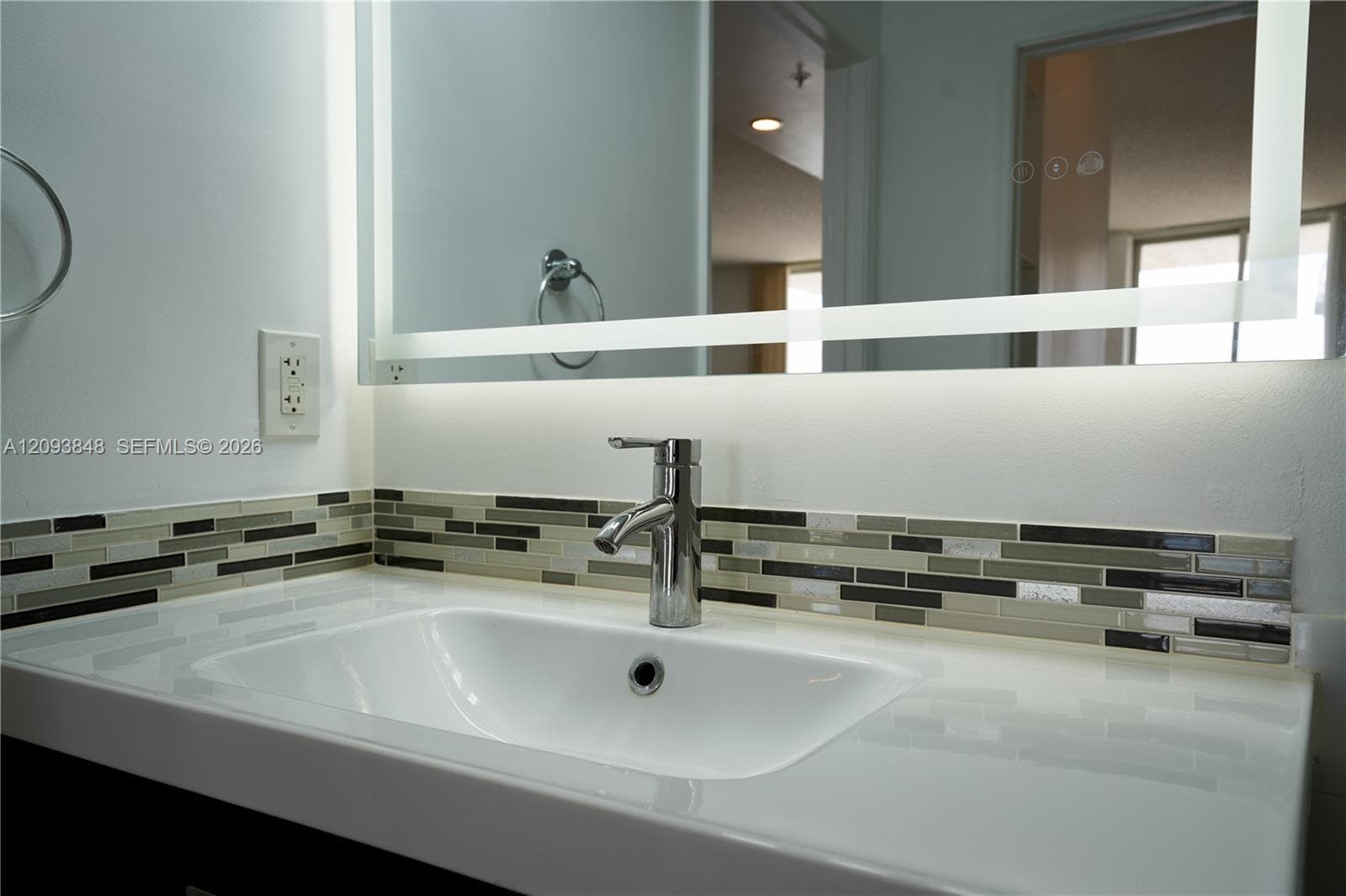 BLUE LAGOON CONDO · #904 in Miami - Photo 18