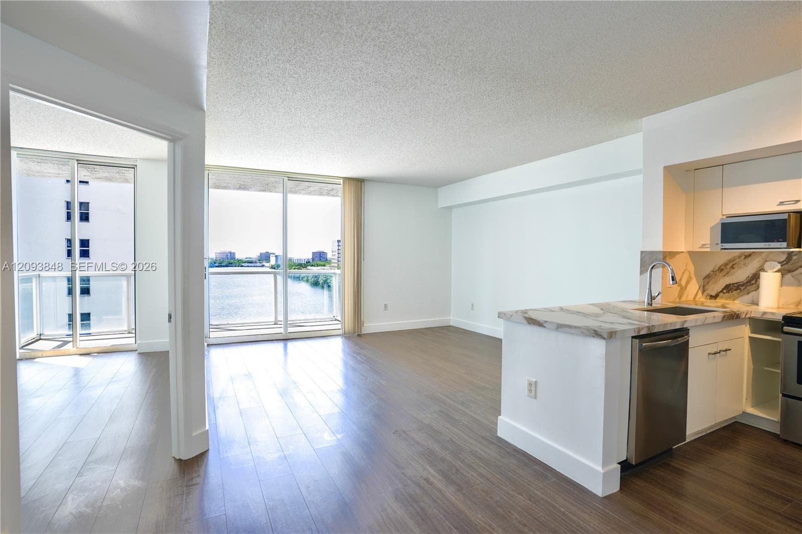 BLUE LAGOON CONDO · #904 in Miami - Photo 4