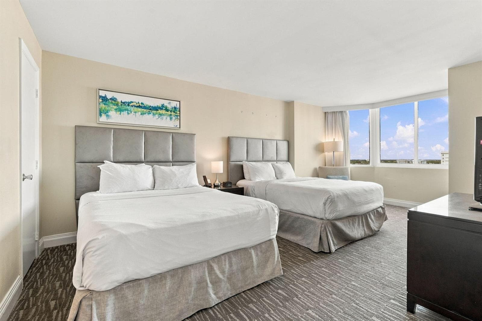 1-web-or-mls-2670_E_Sunrise_Blvd_Unit_11