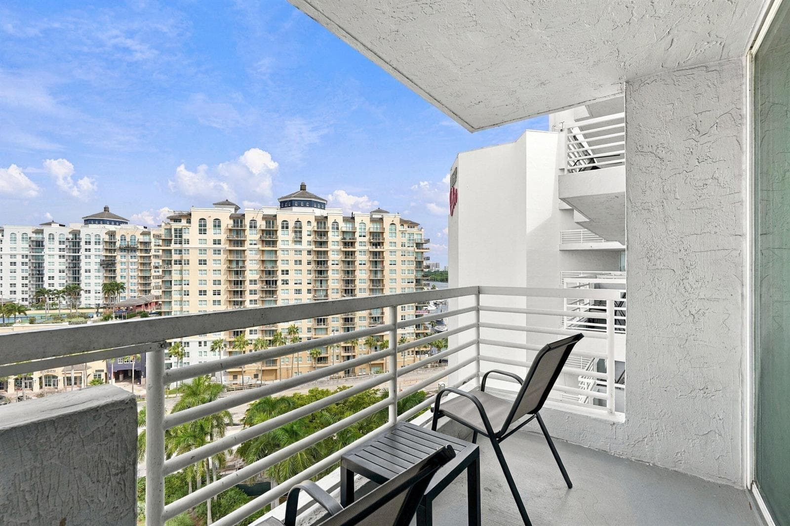 22-web-or-mls-2670_E_Sunrise_Blvd_Unit_1