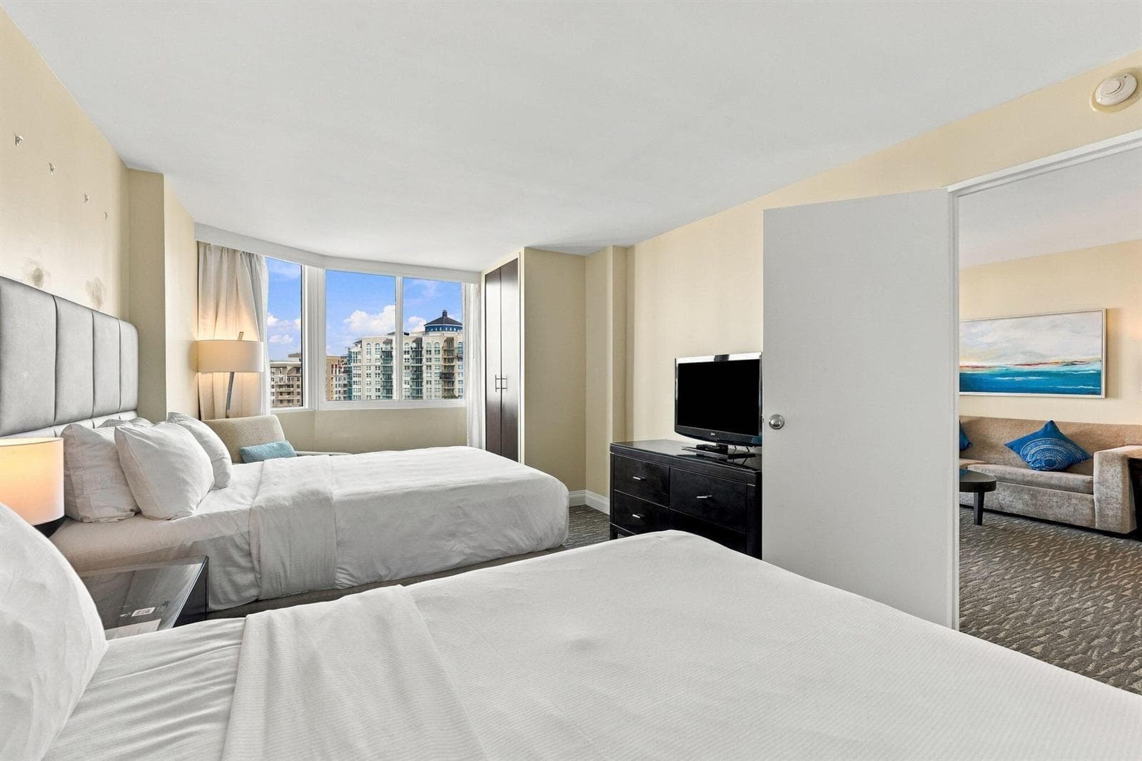 6-web-or-mls-2670_E_Sunrise_Blvd_Unit_11