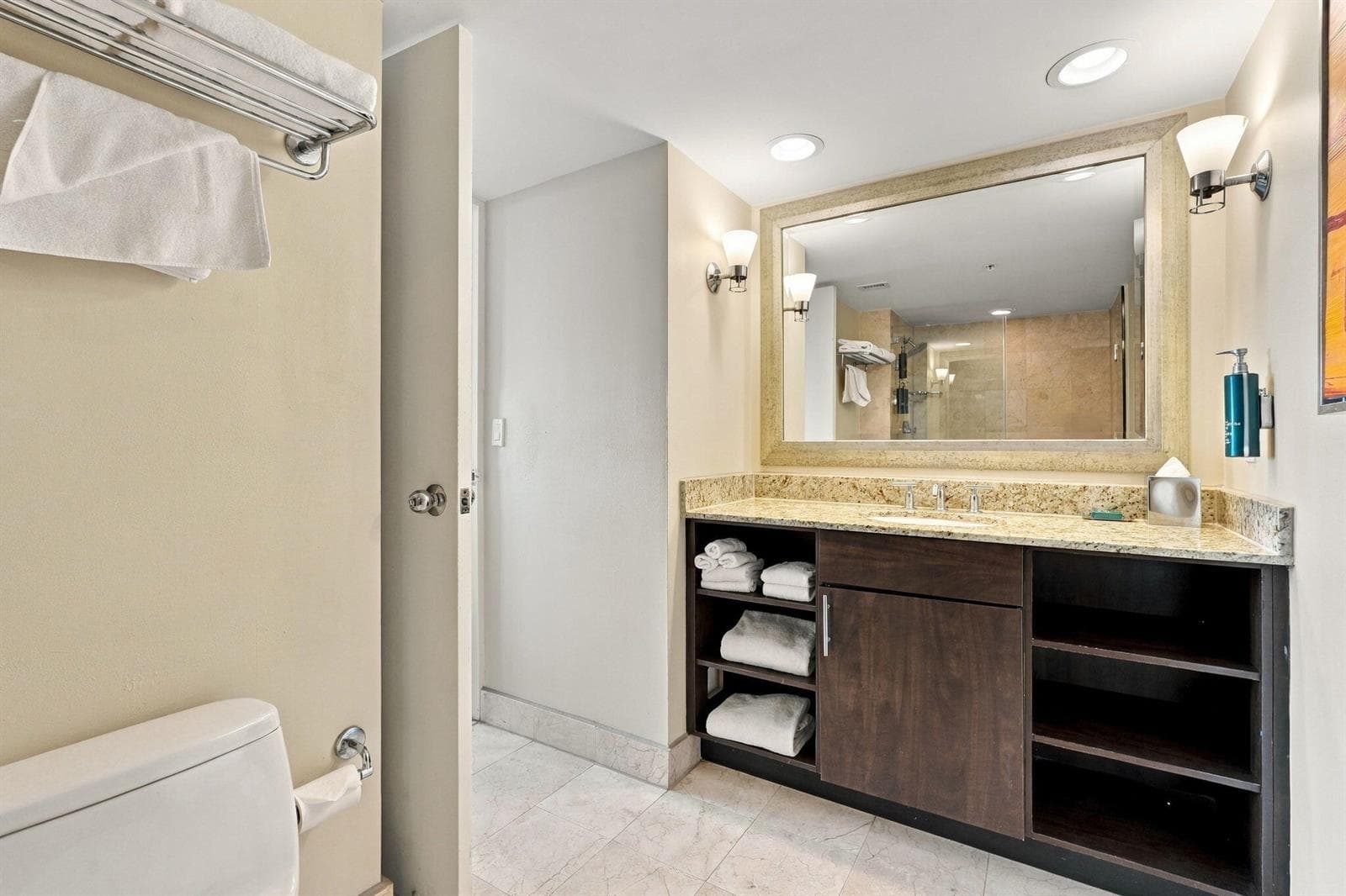 9-web-or-mls-2670_E_Sunrise_Blvd_Unit_11