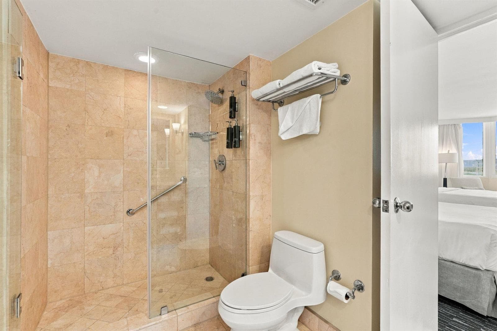 10-web-or-mls-2670_E_Sunrise_Blvd_Unit_1