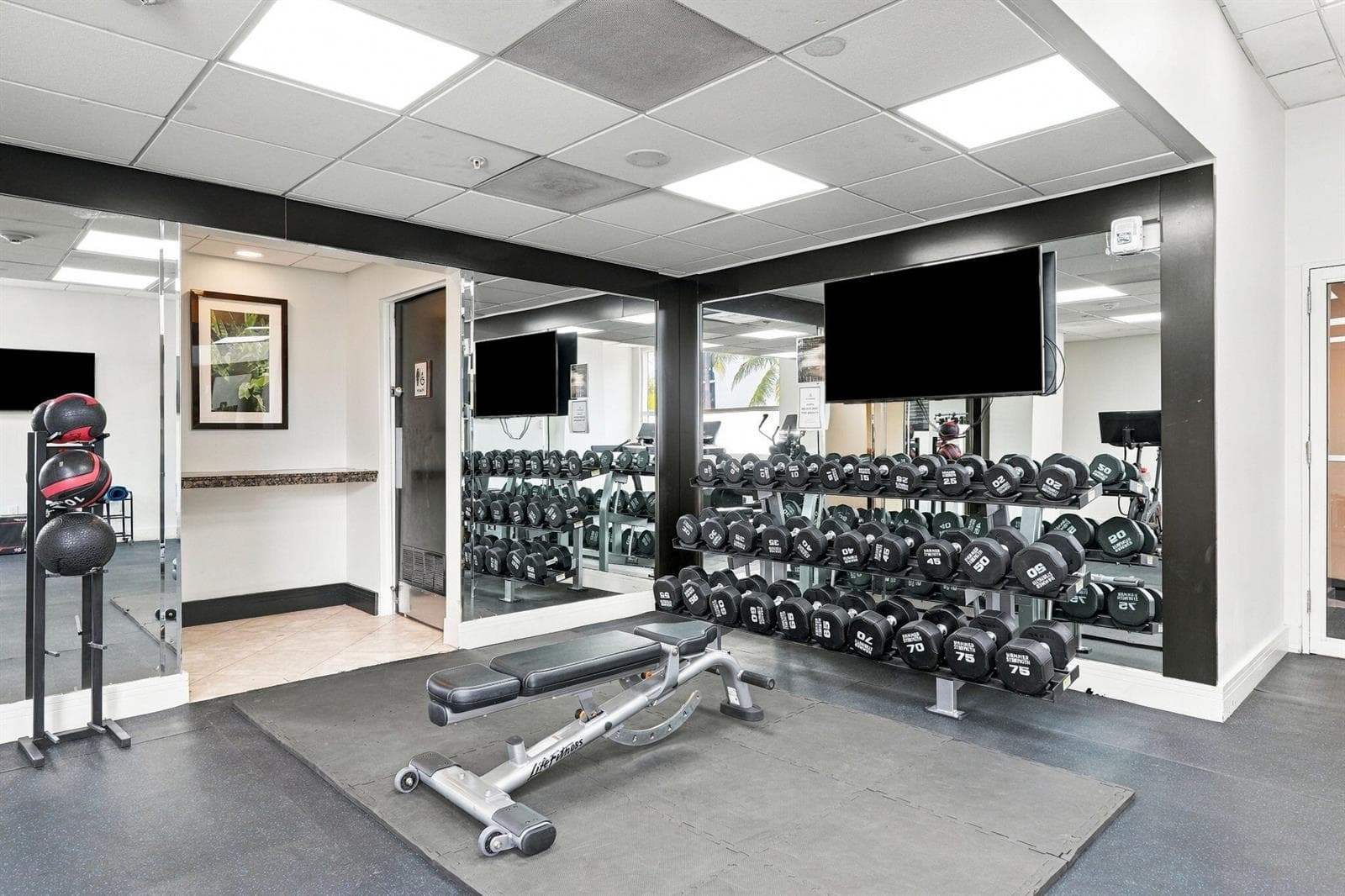 32-web-or-mls-2670_E_Sunrise_Blvd_Unit_1