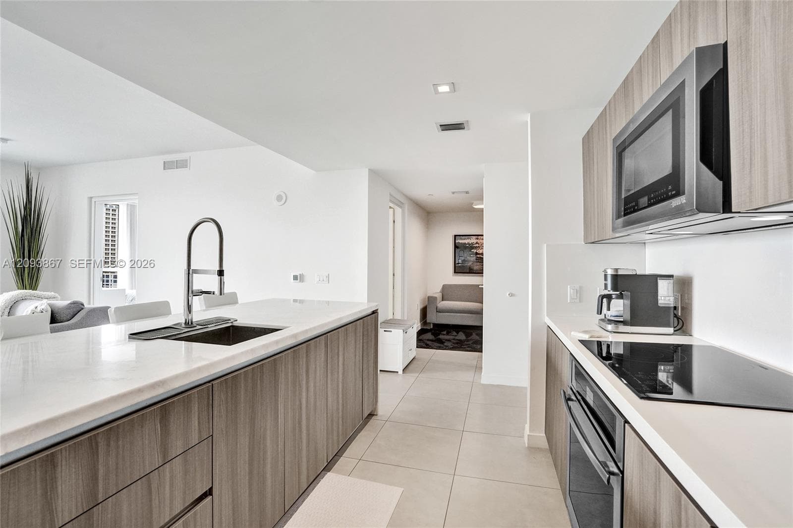 TIFFAN Y HOUSE · #1212 in Fort Lauderdale - Photo 7