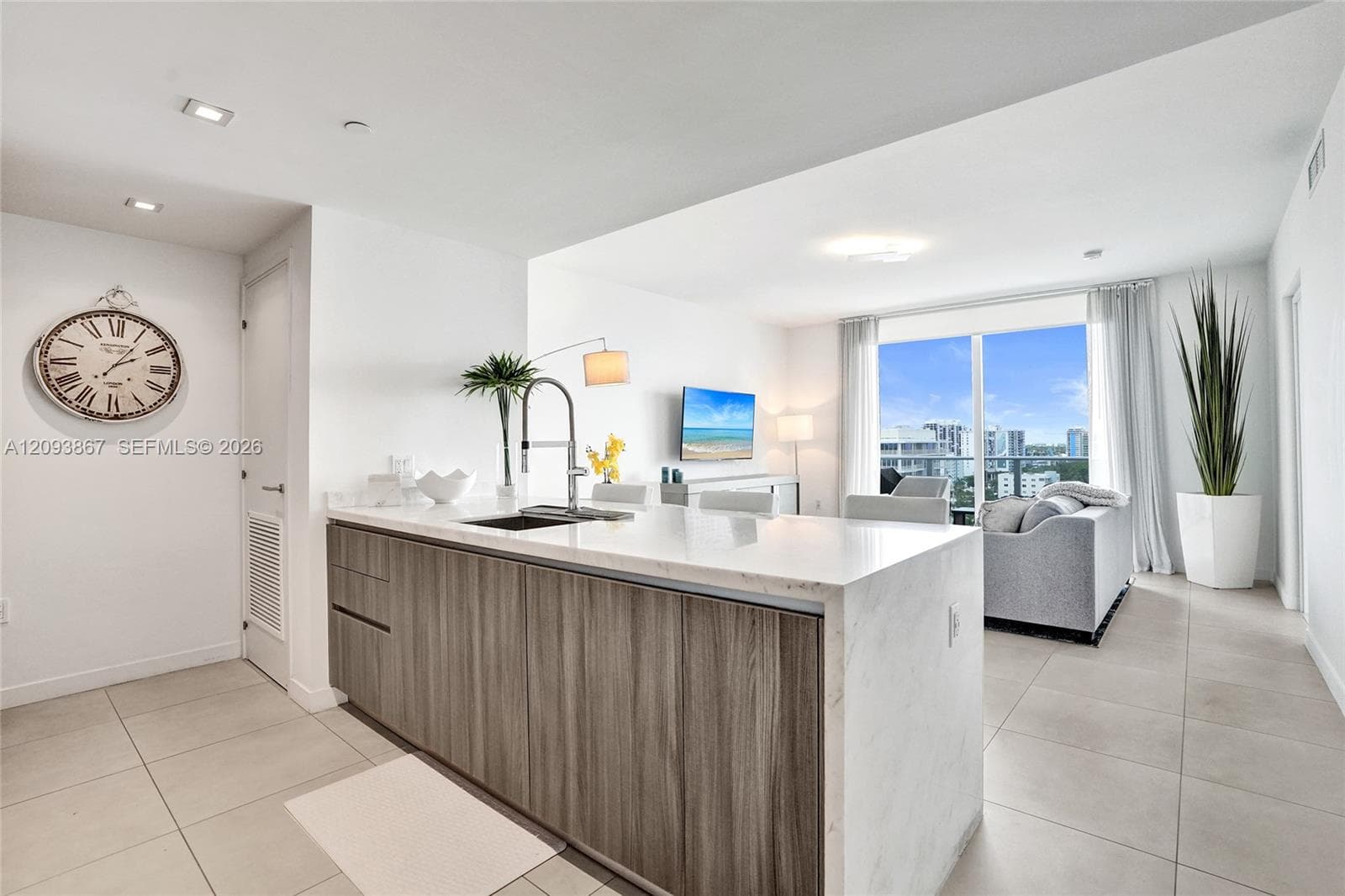 TIFFAN Y HOUSE · #1212 in Fort Lauderdale - Photo 8