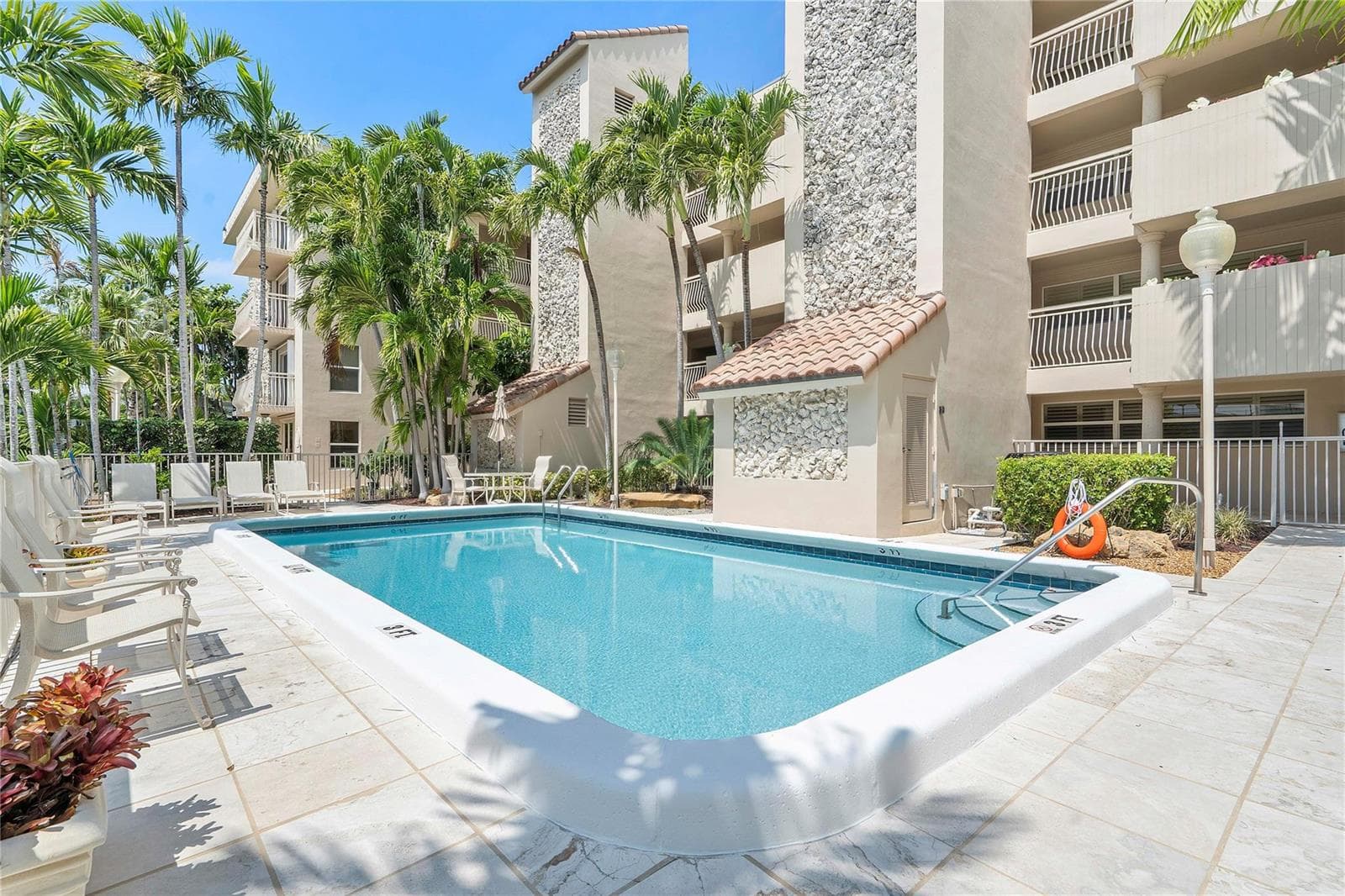 Private pool