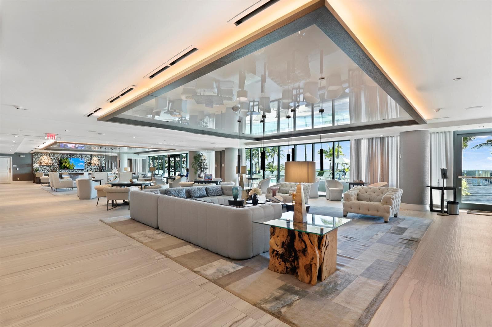 Sabbia Clubroom