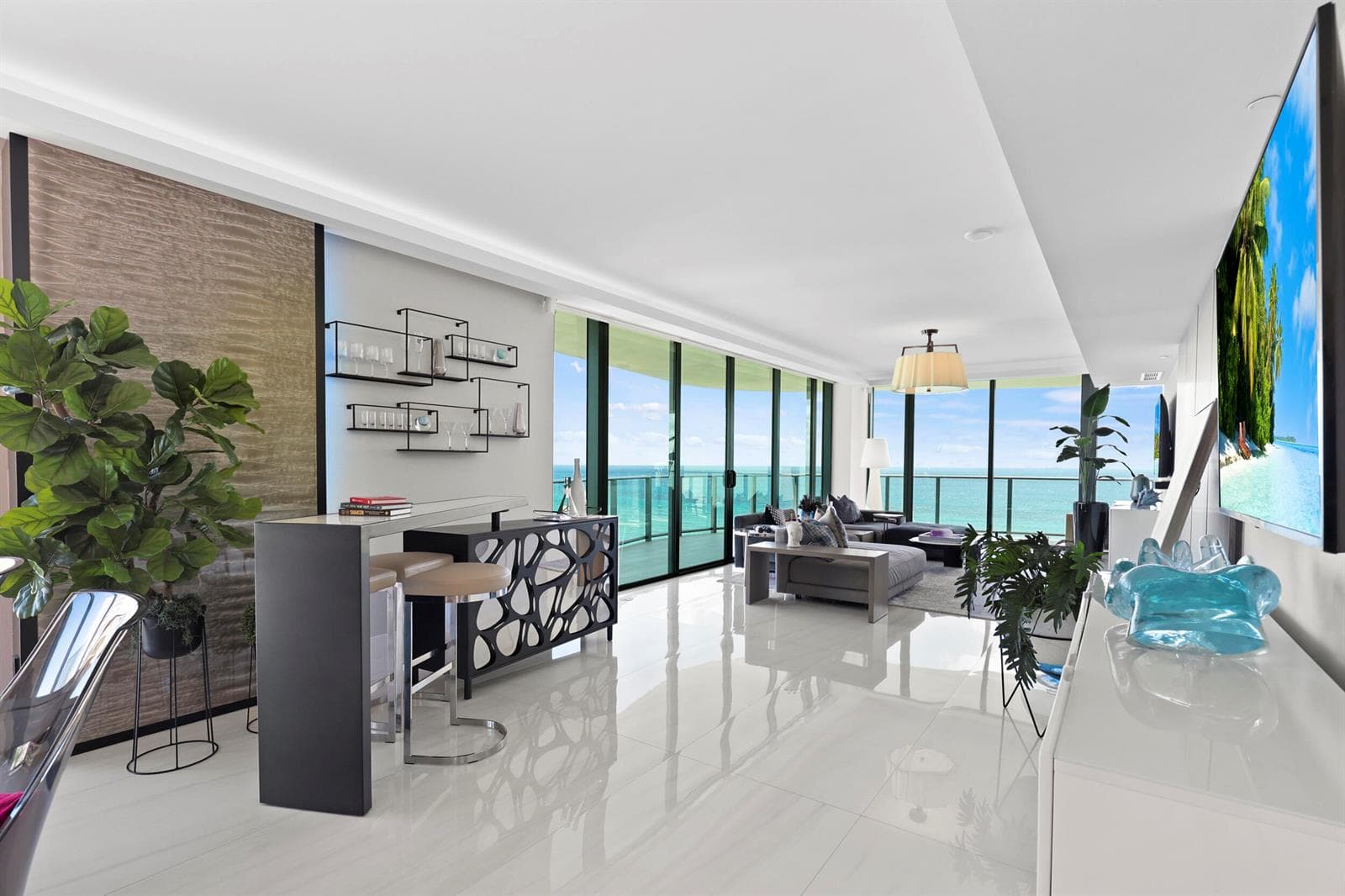 Great Room W/ Extraordinary Views