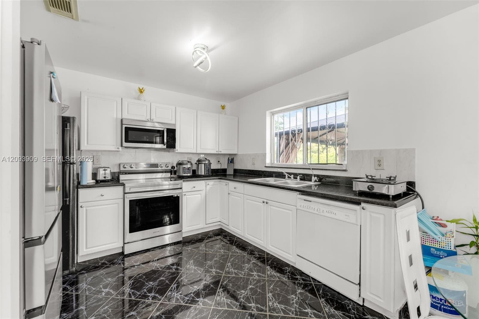 15815 SW 299th Ter photo 8