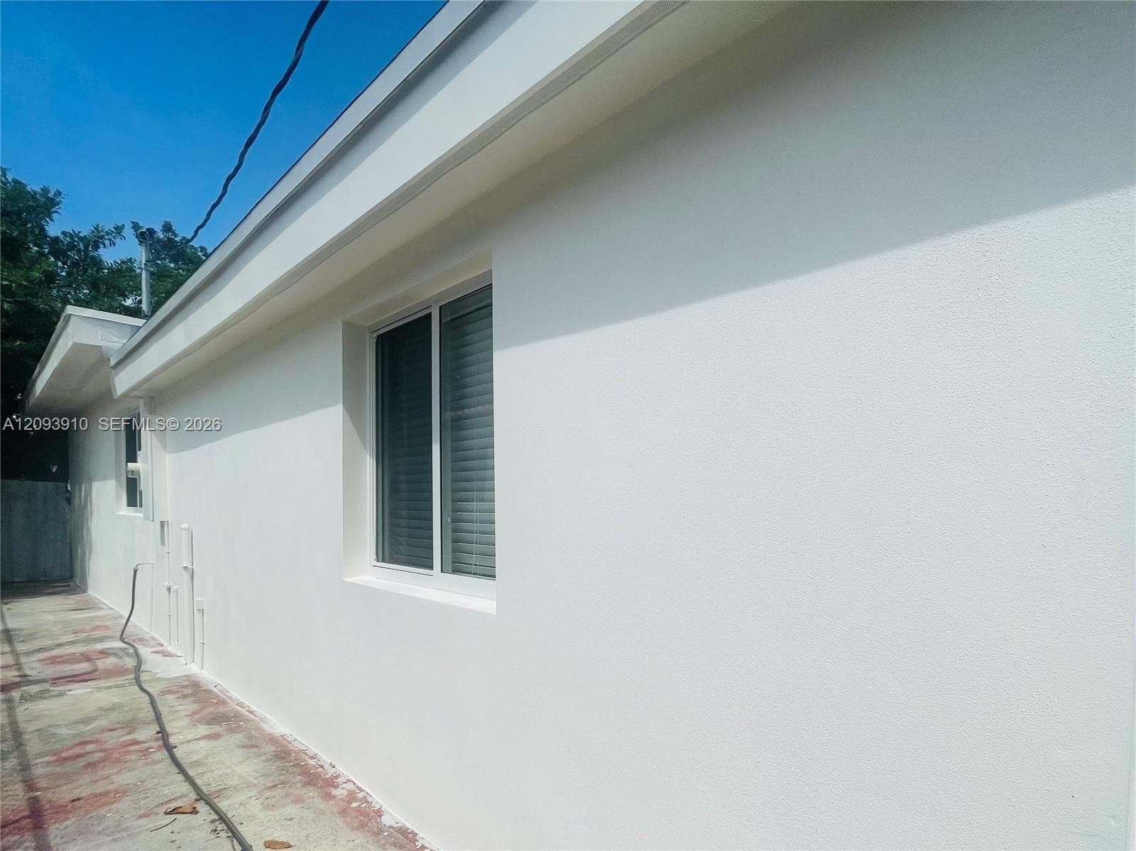 1145 NW 25th St photo 3