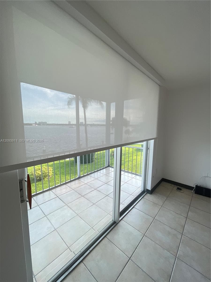 POINT EAST SEC 4 CONDO · #R205 in Aventura - Photo 7