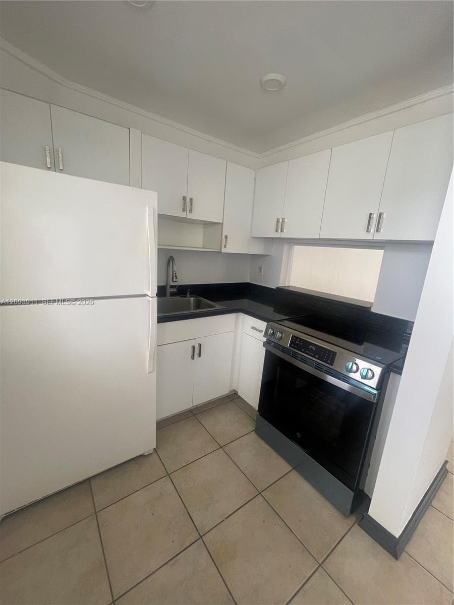 POINT EAST SEC 4 CONDO · #R205 in Aventura - Photo 5