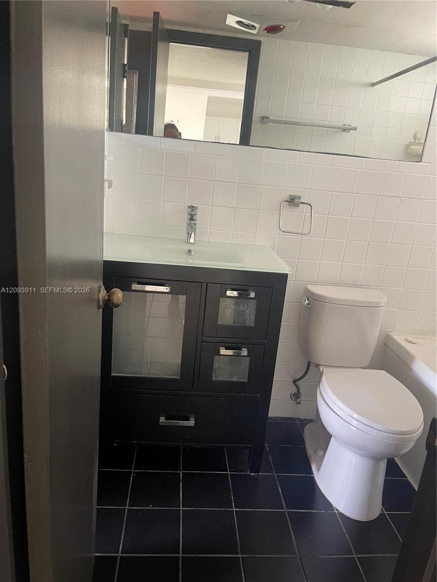 POINT EAST SEC 4 CONDO · #R205 in Aventura - Photo 11